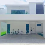 Bungalow, Up To 21 Pax, 4000Sqft, 3 Bedrooms, 4 Bathrooms, 4 Car Parks By Star Home