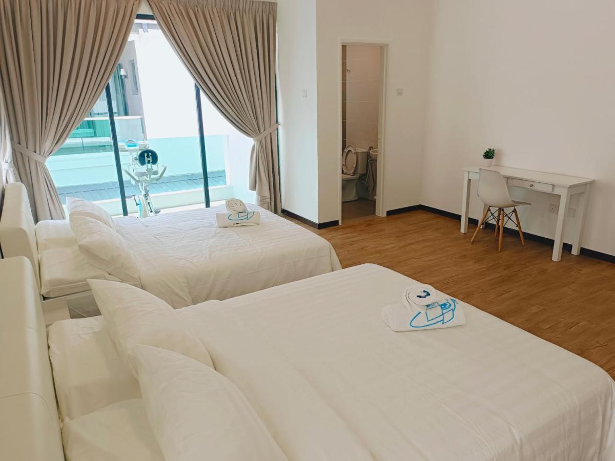 Bungalow, Up To 21 Pax, 4000sqft, 3 Bedrooms, 4 Bathrooms, 4 Car Parks By Star Rumah percutian