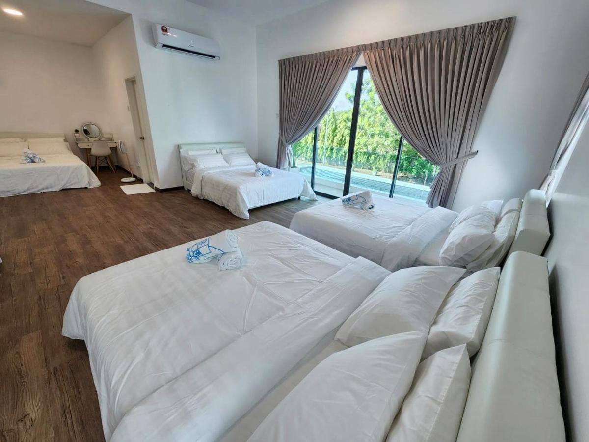 Bungalow, Up To 21 Pax, 4000sqft, 3 Bedrooms, 4 Bathrooms, 4 Car Parks By Star * Sungai Petani