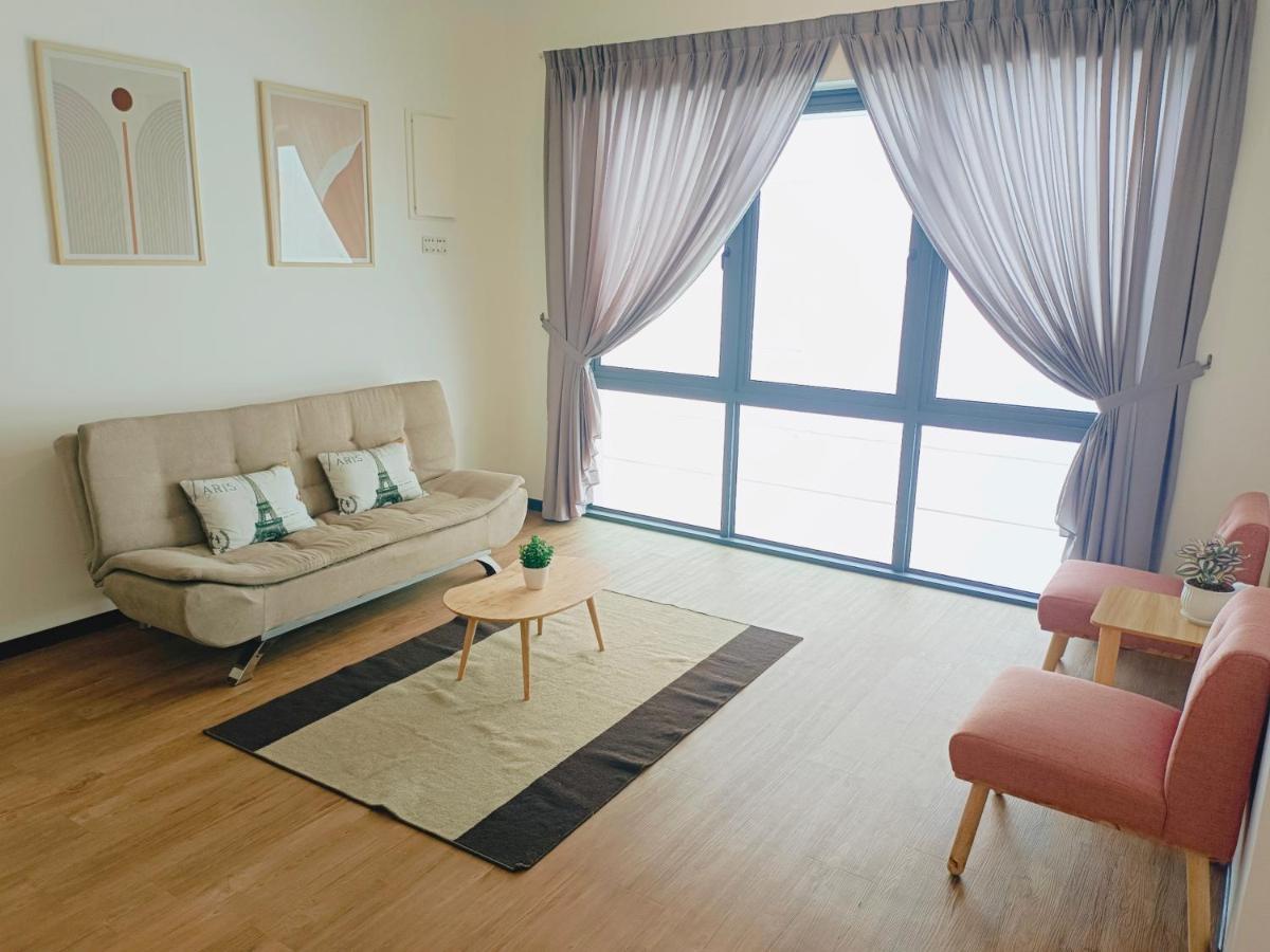 Rumah percutian Bungalow, Up To 21 Pax, 4000sqft, 3 Bedrooms, 4 Bathrooms, 4 Car Parks By Star